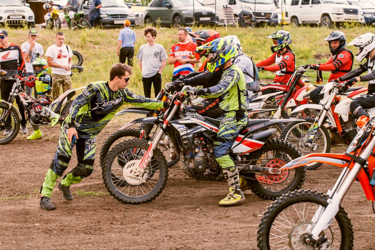 Команда BSE Racing Team заняла призовое место в гонке кросс-кантри Команда BSE Racing Team заняла призовое место в гонке кросс-кантри