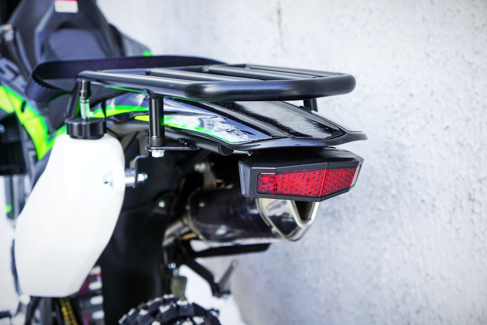 BSE Z6 Neon Track