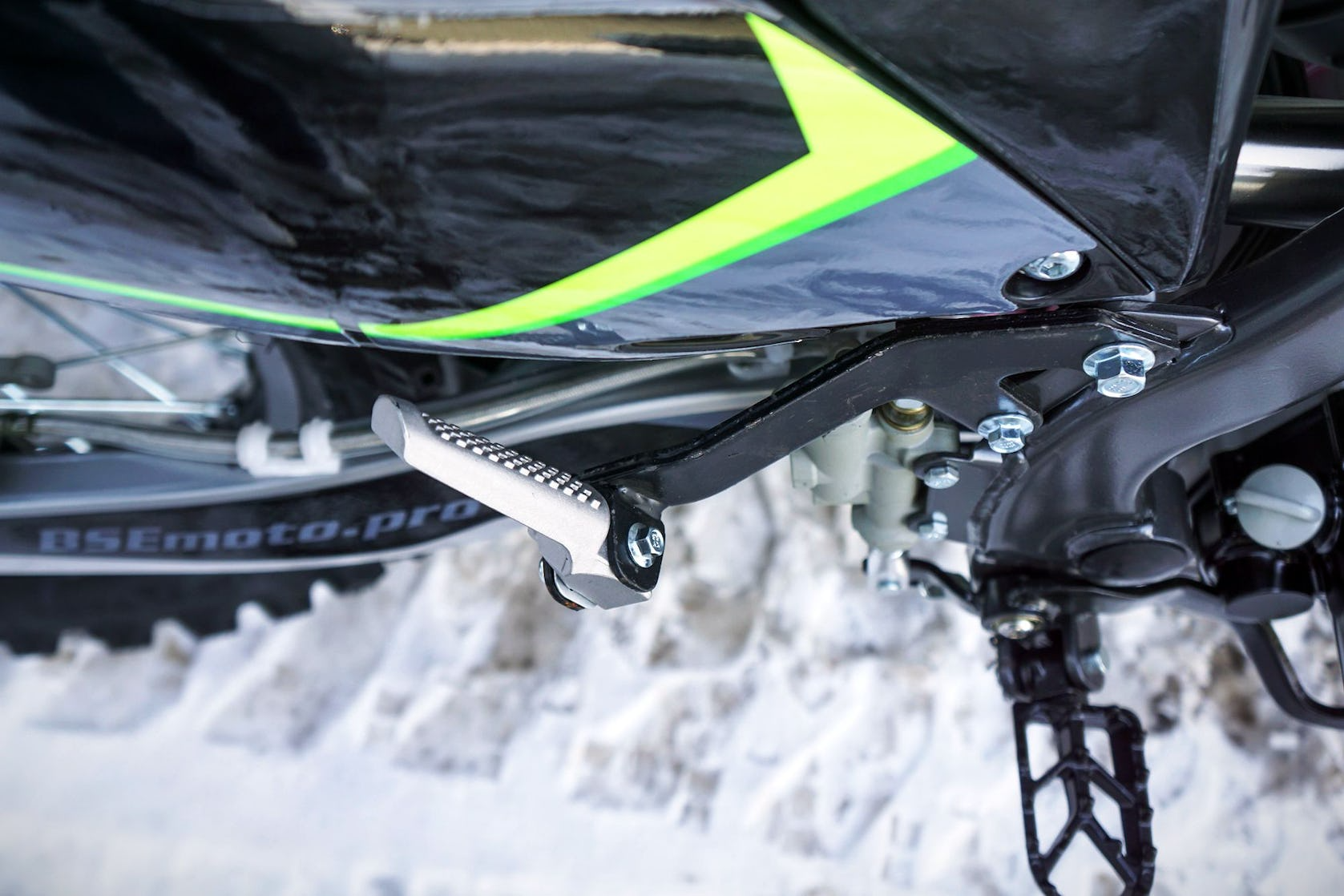 BSE Z6 Neon Track
