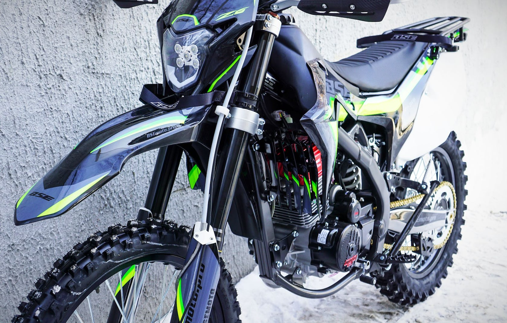 BSE Z6 Neon Track