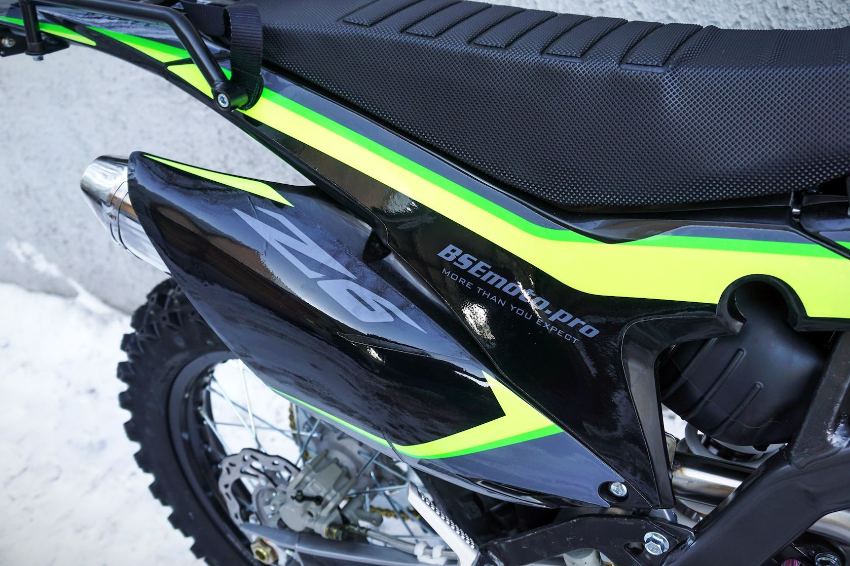 BSE Z6 Neon Track