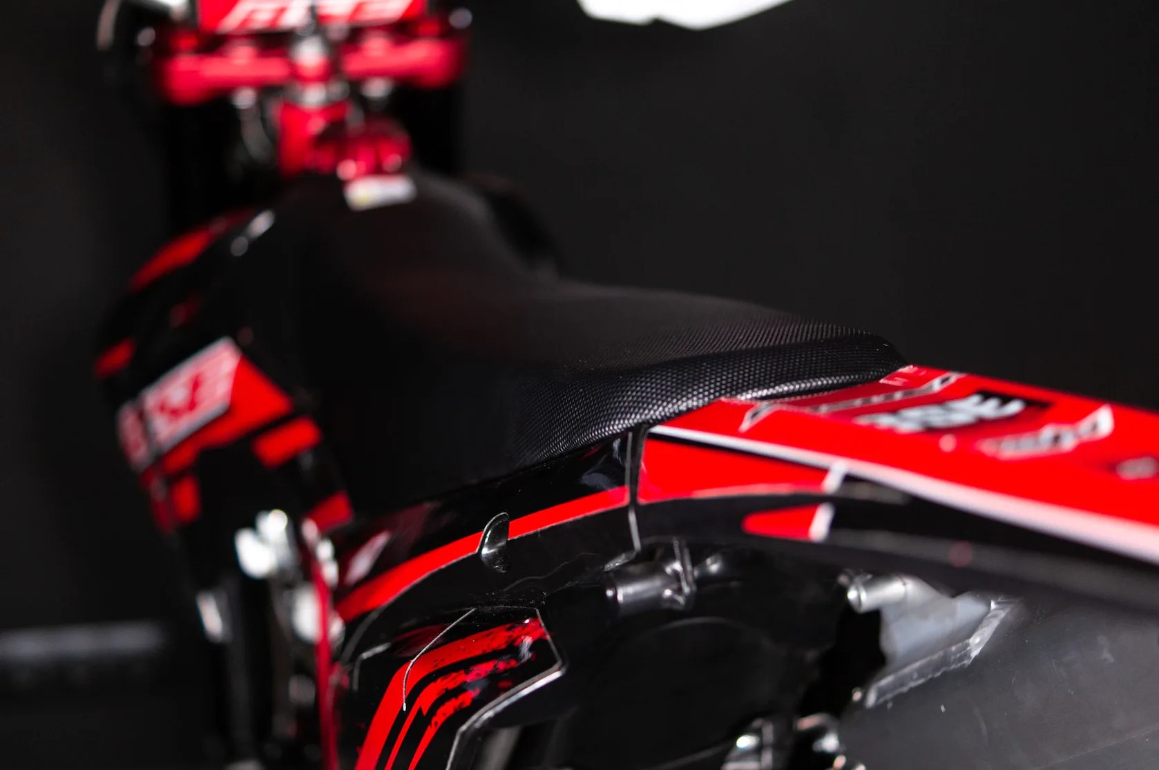 BSE Z10 Red Black