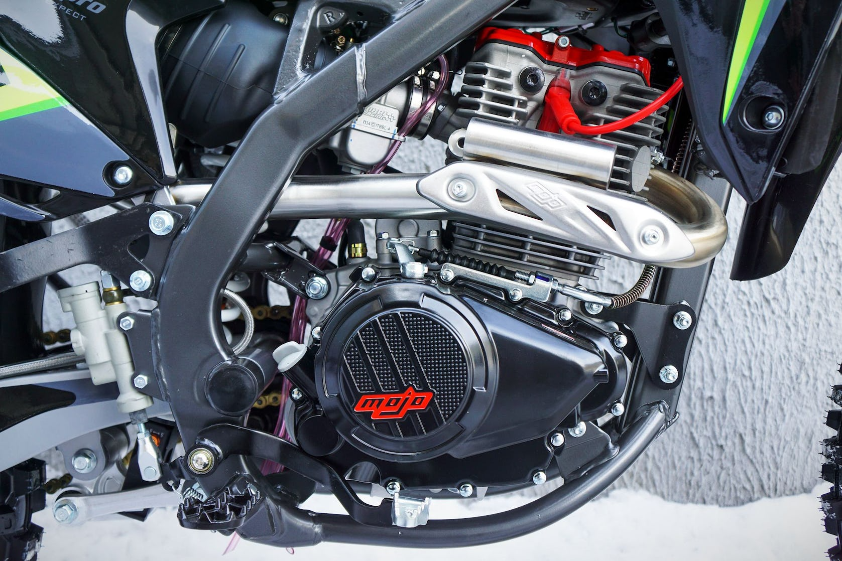 BSE Z6 Neon Track