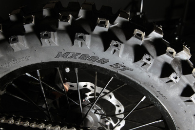 Tire_MX880ST_universalPicture